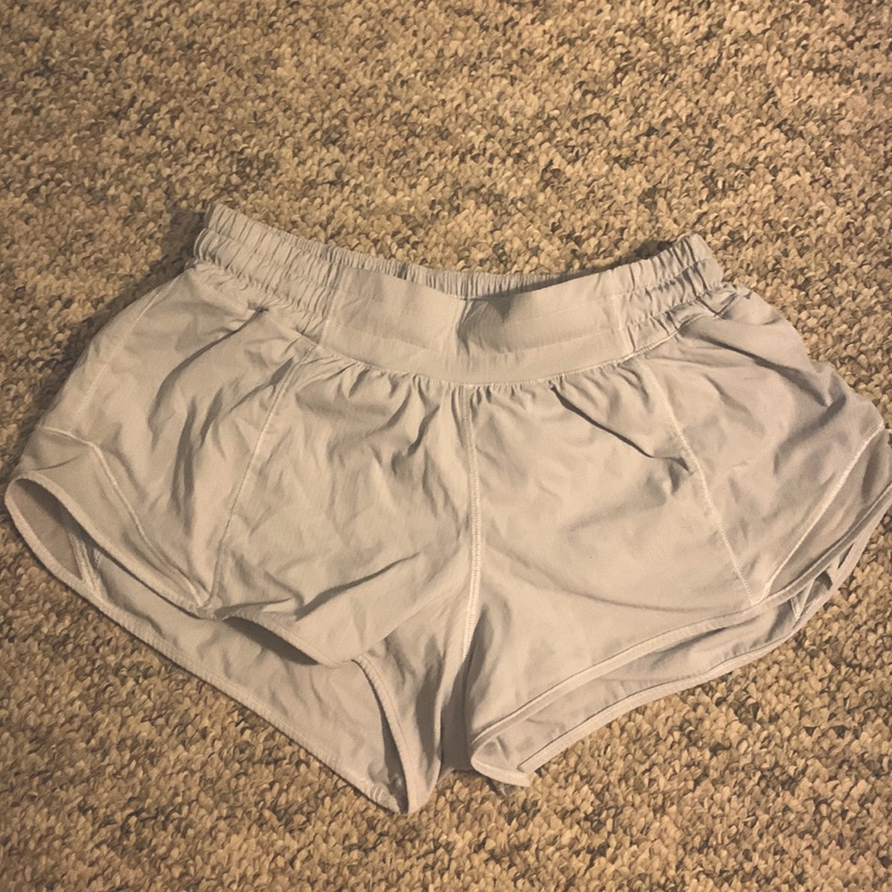 Lululemon hotty hot 2.5 inseam shorts